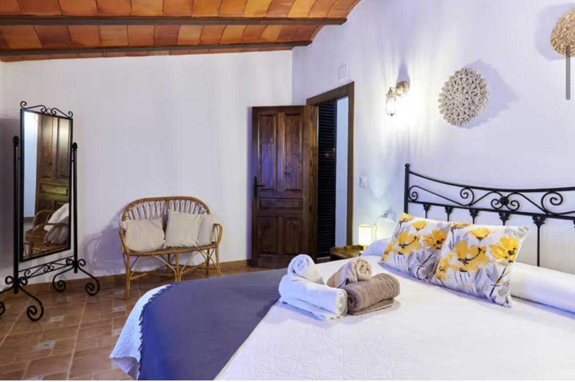 Alojamiento Turistico Loma Alta Cambil Exterior foto